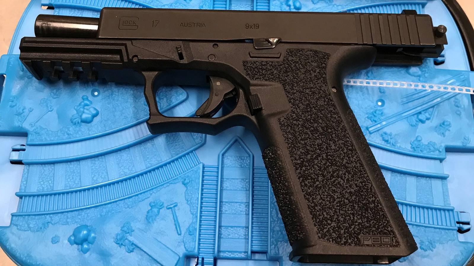 Aweaponseizedbygardaí.jpg Aweaponseizedbygardaí.jpg