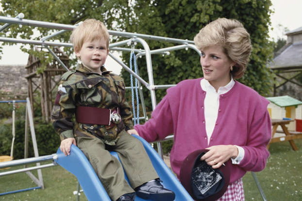 PrinceHarryClaimsHaveReceivedMessageFroLlatePrincessDiana PrinceHarryClaimsHaveReceivedMessageFroLlatePrincessDiana