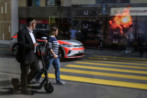 VictorPinchuUkrainianOligarchDemandingTanksForHisUkrainianHomeland VictorPinchuUkrainianOligarchDemandingTanksForHisUkrainianHomeland